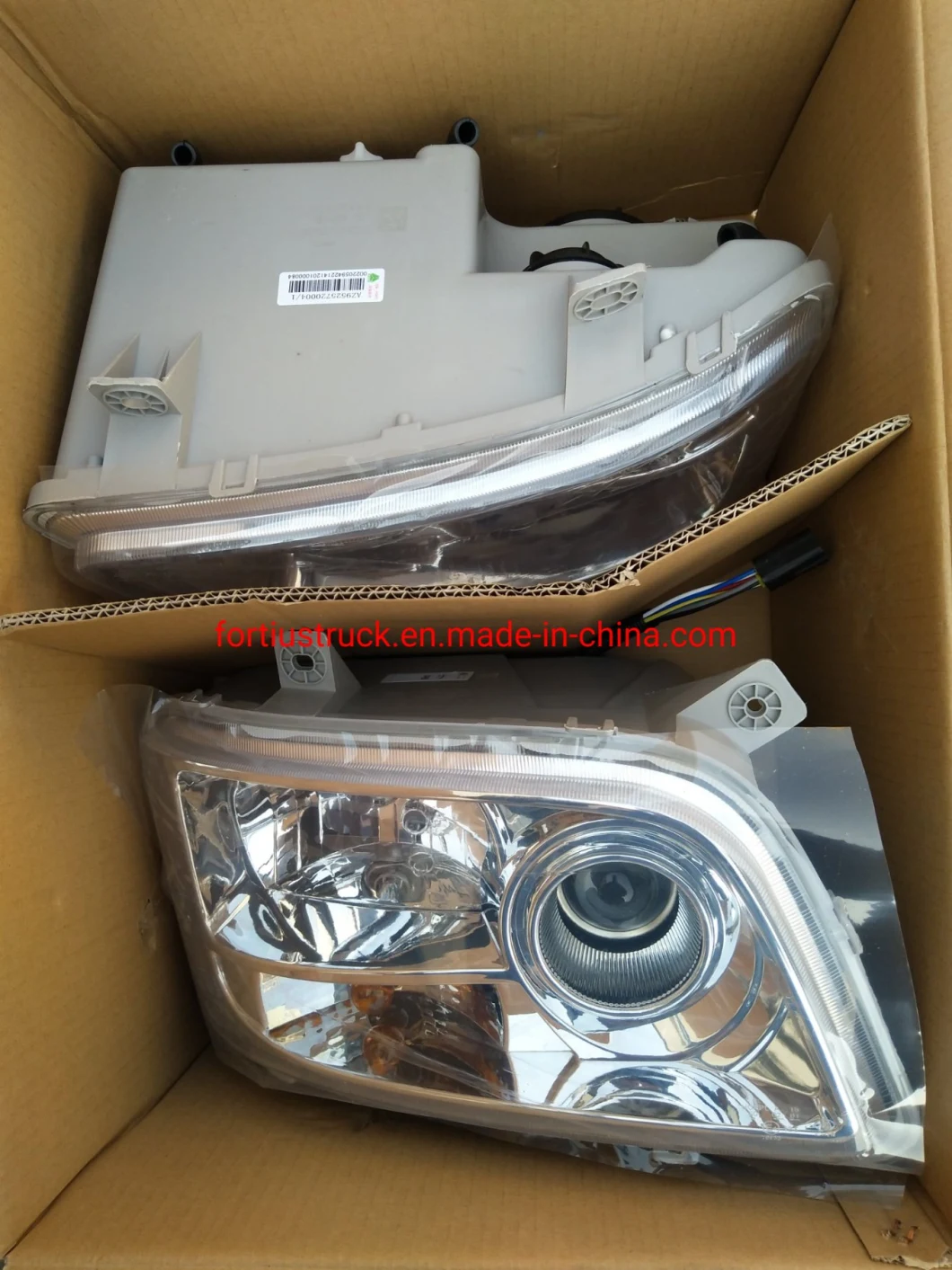 Sinotruk Hohan Original Headlight Az9525720003 for Heavy Truck Cabin Spare Parts